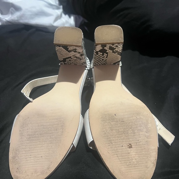 ￼Snake skin heels - Picture 4 of 4